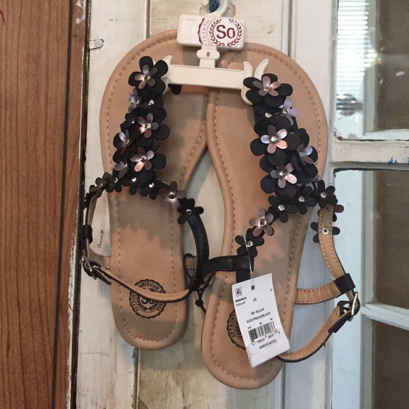 So black sandals .. OR BEST OFFER :)