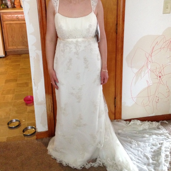Ivory wedding dress - Picture 1 of 3