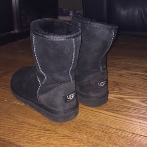 Black uggs