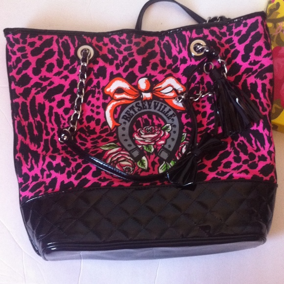 Betseyville tote🎀