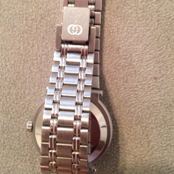 🔊SOLD🎶🎶GUCCI ladies watch CLASSIC - Picture 4 of 4