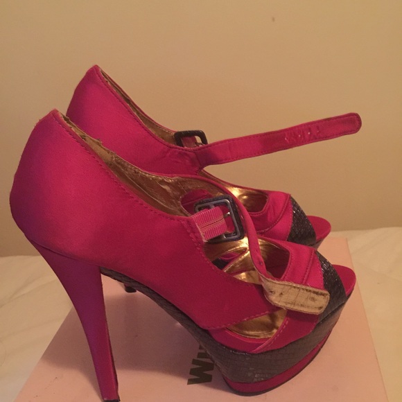 Fuchsia Heels Size 5 1/2