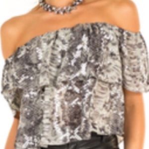 off the shoulder crop top!