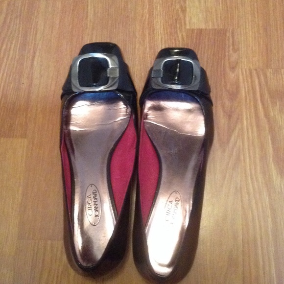 Circa Joan & David black buckled patent flat.