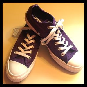 Purple lace/textured Converse, women's sz 8, NWOT
