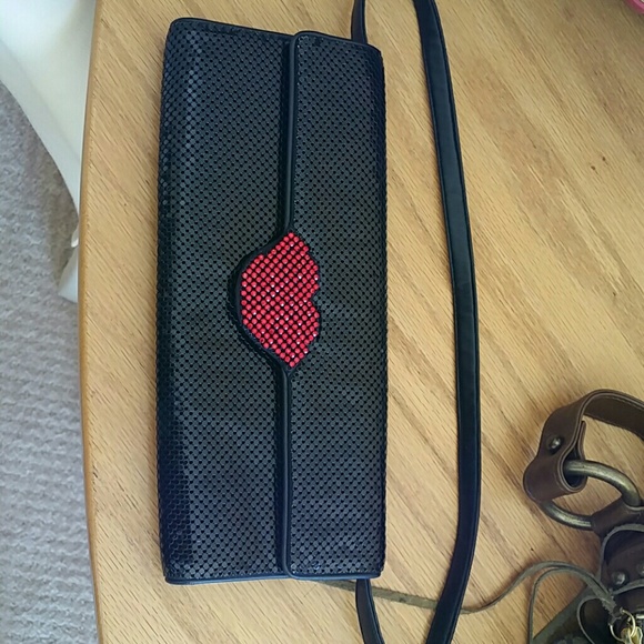 Cache handbag