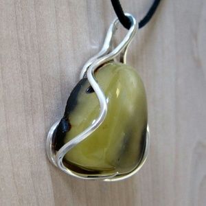 Two color amber pendant