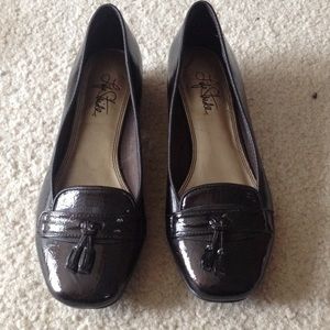 1 inch brown, closed toed shoes