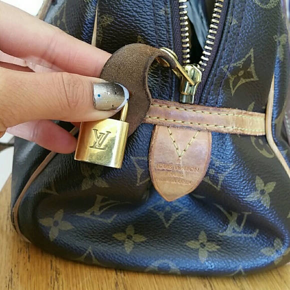 SOLD..Louis vuitton - Picture 2 of 4
