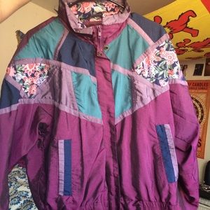 Medium VINTAGE jacket w/ floral detail