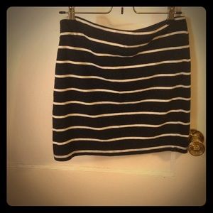 PENCIL SKIRT - black with white stripes