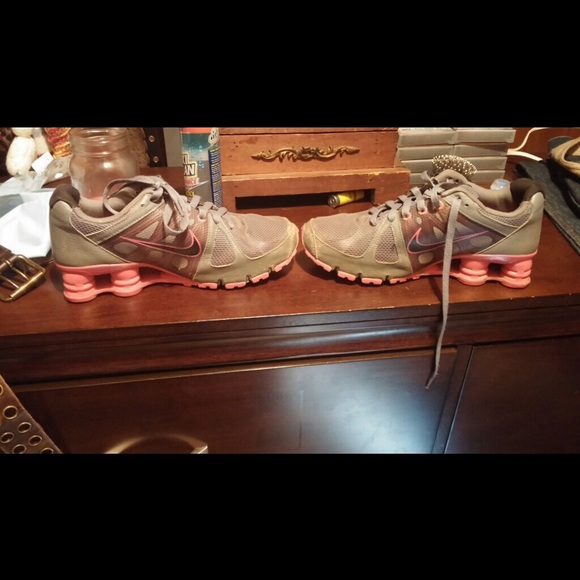 Nike Shox 7.5 Worn twice