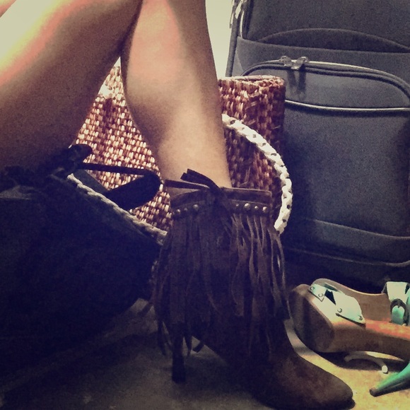 Fringe boots