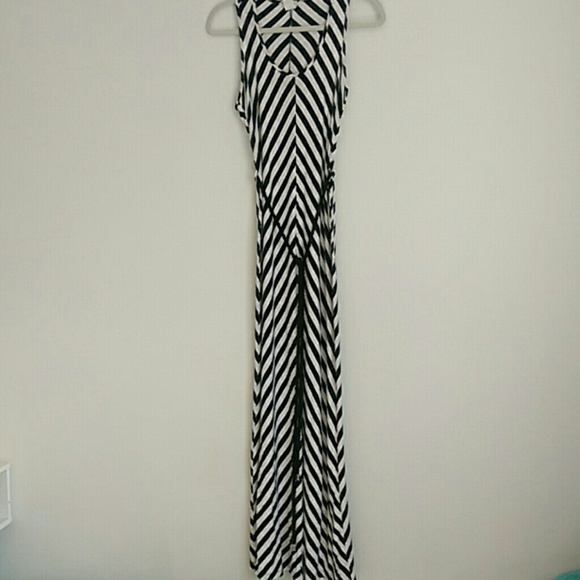 V-Striped Black & White Belted Maxi Dress