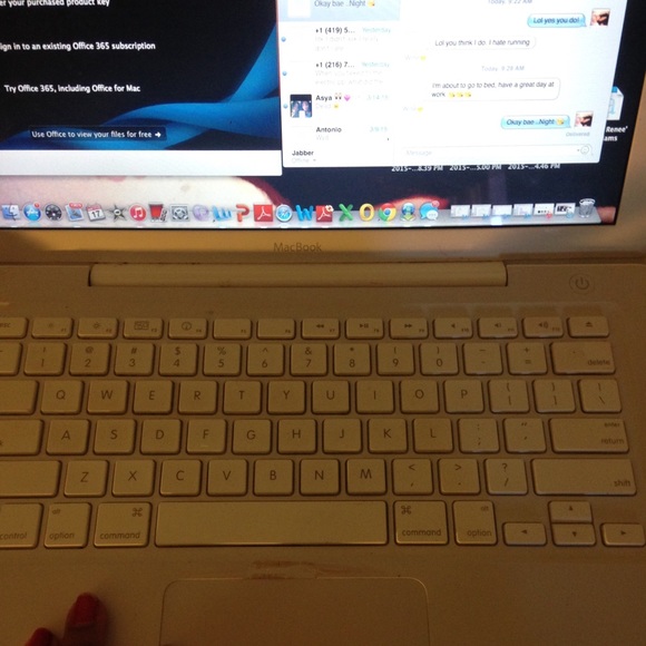 MacBook - Picture 2 of 4