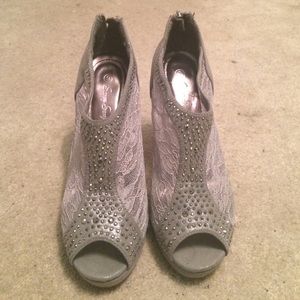 Grey lace open toe pumps REDUCED .99 cent shipping