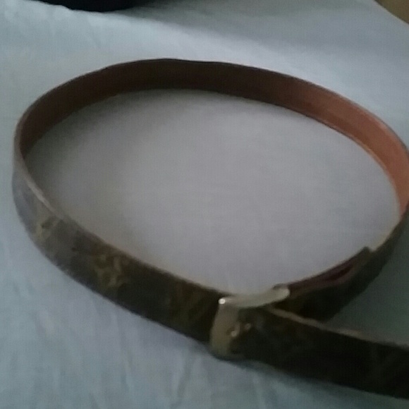Women's pre owned  Louis Vuitton Mon belt size 70
