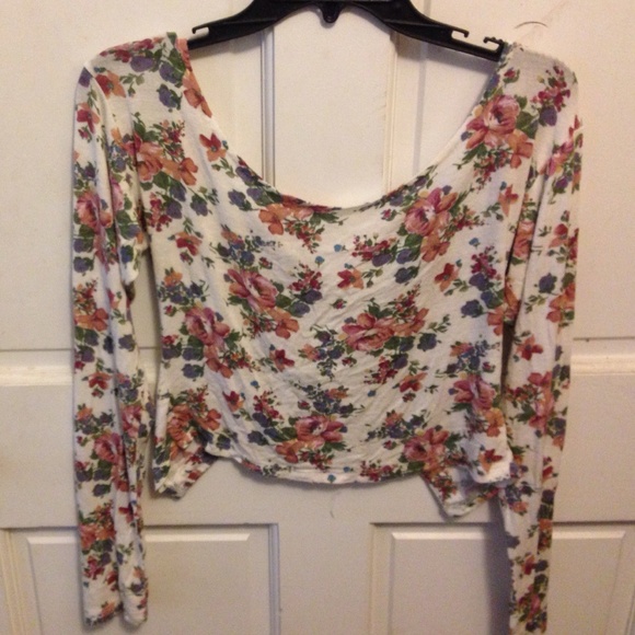 Brandy Melville long sleeved white floral crop top
