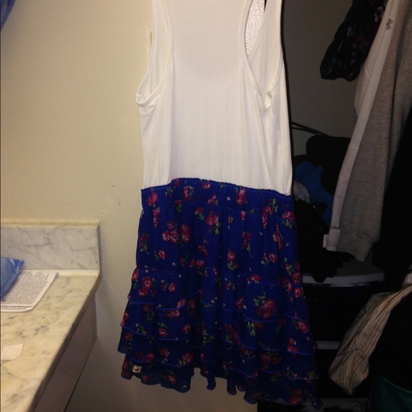 ADORABLE HOLLISTER DRESS - Picture 3 of 3