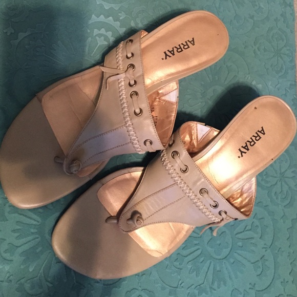 Wedge nude sandals not high