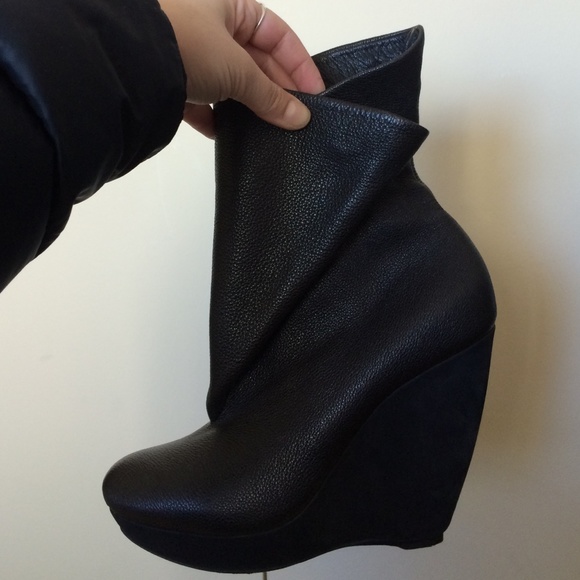 Balenciaga leather black booties