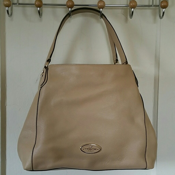 Sold Coach handbag authentic!!! - Picture 2 of 4