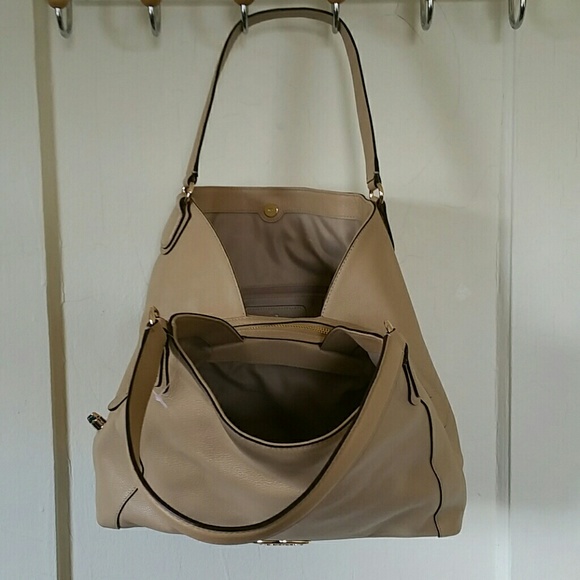 Sold Coach handbag authentic!!! - Picture 3 of 4
