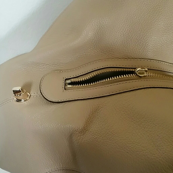 Sold Coach handbag authentic!!! - Picture 4 of 4