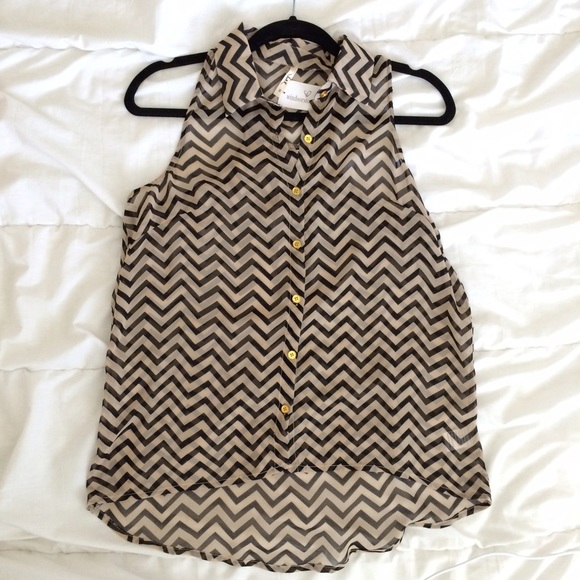 Chevron print top