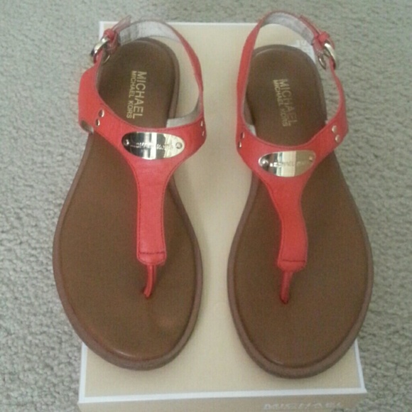 Mickael Kors Plate Thong Sandals