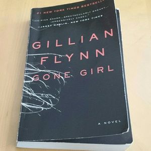 Gillian Flynn "Gone Girl" book.