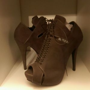 Lace up heel bootie
