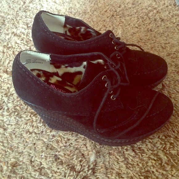 Black Wedges