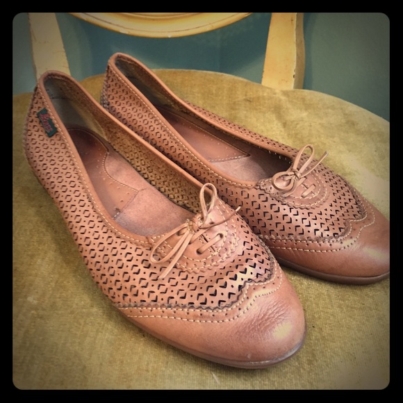 G.H. Bass Brown Flats