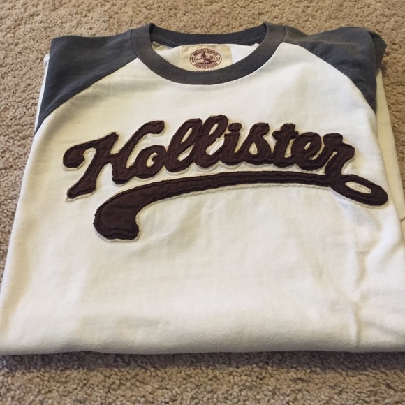Men's Hollister tshirt