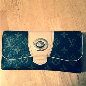 Lv monogram wallet