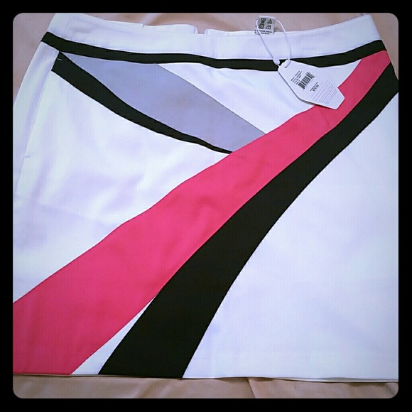 Greg Norman  Golf Skort ** NWT