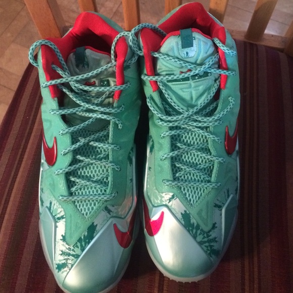 Christmas lebron 11s