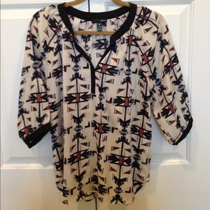 3/4 sleeve Aztec print shirt