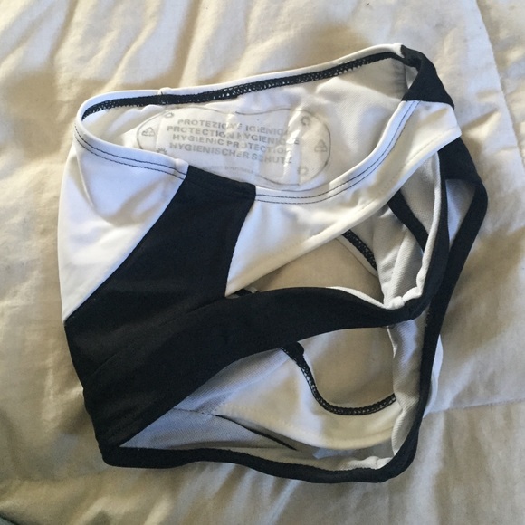 Mazzy black and white bikini - Picture 3 of 3