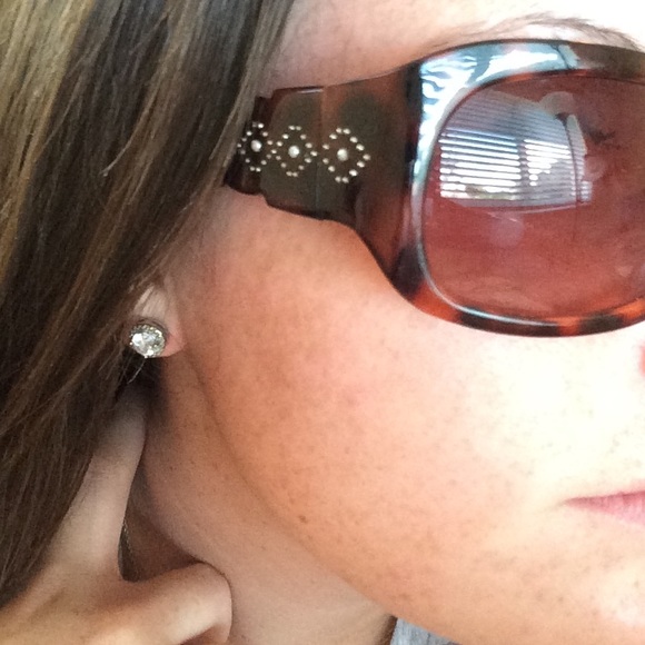 Sunglasses - Picture 3 of 4