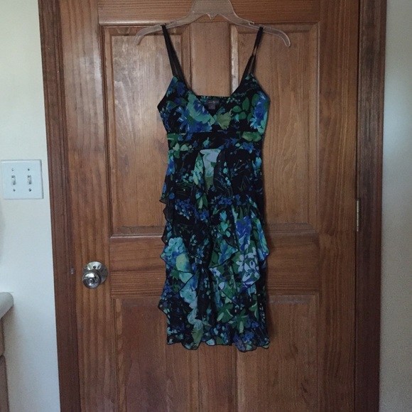 Ruffled Floral V-neck Dress