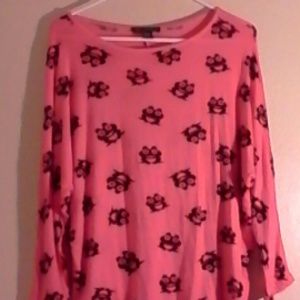 Cute loose fitting frog print top