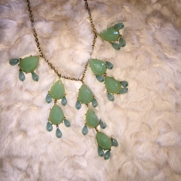 Teardrop Bubble Necklace