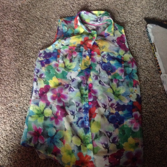 floral button up muscle tank