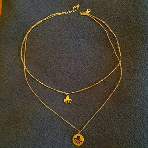 Urban Outfitters Jewelry - Urban Outfitters Octopus layered gold necklace.