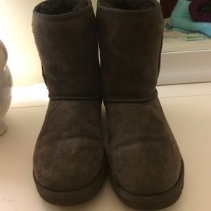 UGG Shoes - AUTHENTIC Brown Uggs UGG Shoes - AUTHENTIC Brown Uggs