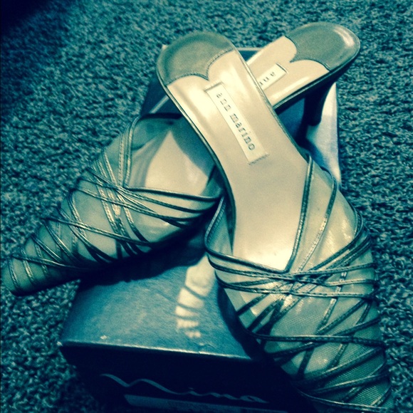 Ann marino gold shoes