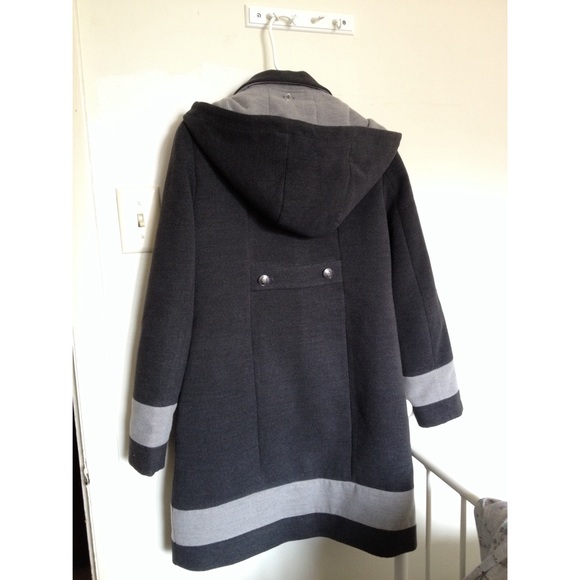 Tommy Hilfiger coat - Picture 2 of 4