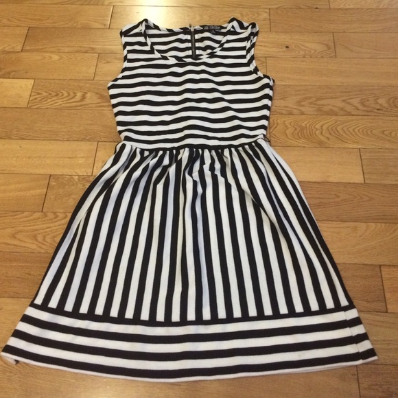 Casual Striped Skater Dress - Picture 1 of 2